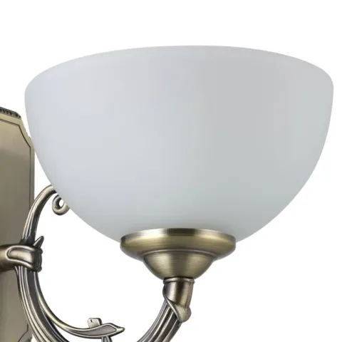 Aplique de Parede com Abajur de Vidro Branco Acetinado SAVOY EGLO 82751