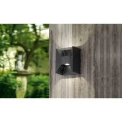 Aplique de Parede Exterior com LED e Alumínio Fundido Preto MORINO EGLO 93319