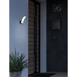 Aplique de Parede Exterior LED com Sensor de Movimento FIUMICINO EGLO 98149