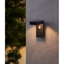 Aplique de Parede Exterior LED com Sensor e Painel Solar BARACCONI EGLO 900245