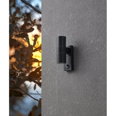 Aplique LED Exterior com Sensor de Movimento em Aço Zincado RIGA 5 EGLO 32899