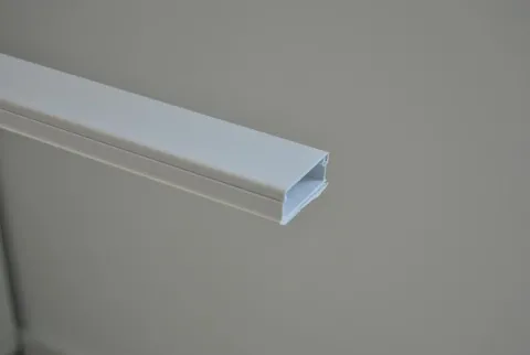 Calha técnica 40X40mm branco EFAPEL 13020 CBR (preço ao metro - compra obrigatória em múltiplos de 2)